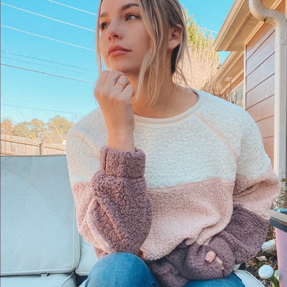 Color block Sherpa pullover - Picture 3 of 4